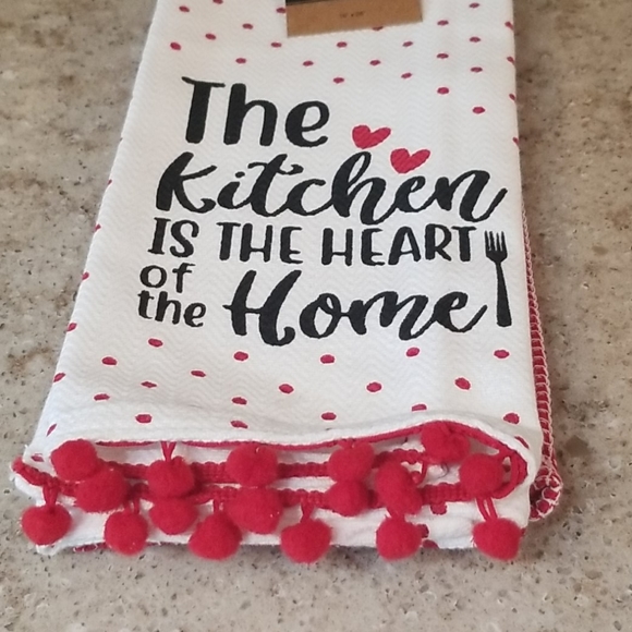 The kitchen....pom pom kitchen towel set - Picture 3 of 4